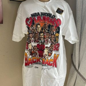 Rare Chicago Bulls NBA WORLD CHAMPS BACK TO BACK 91-92. NWT